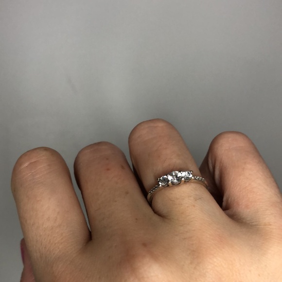 Clear three stone Pandora Ring - Picture 4 of 4